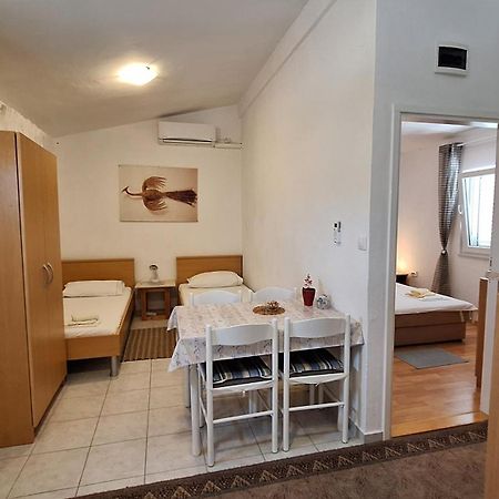 4 Adriatic Apartment Pag Pag Town Buitenkant foto